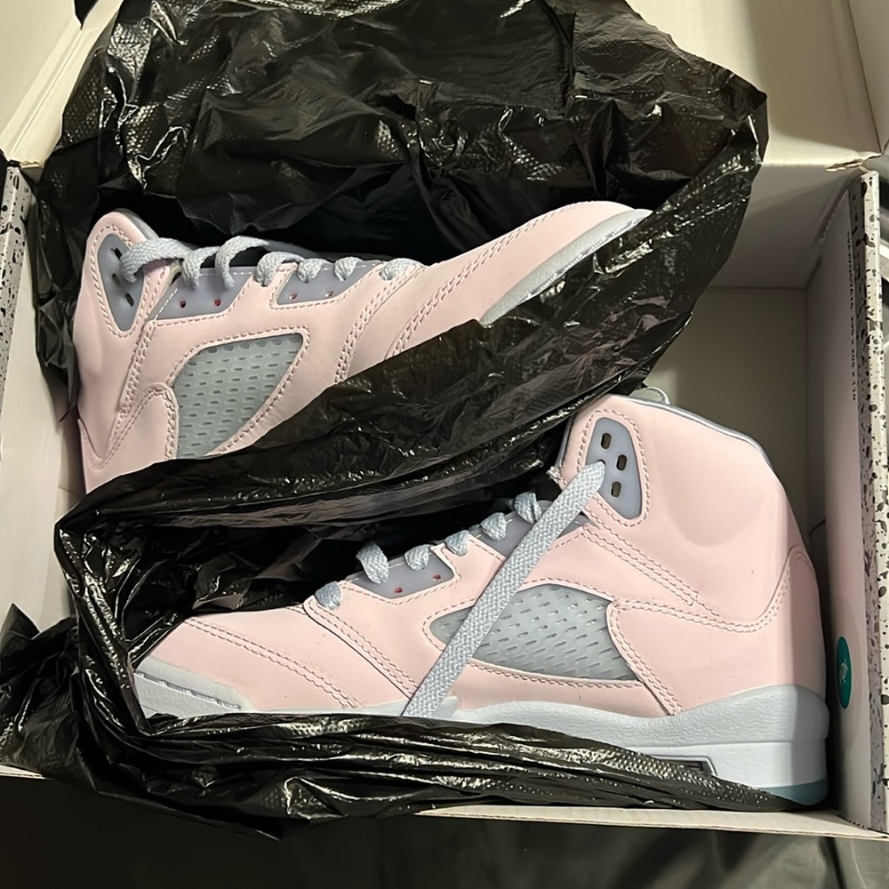 Never worn size 4.5 retro 5